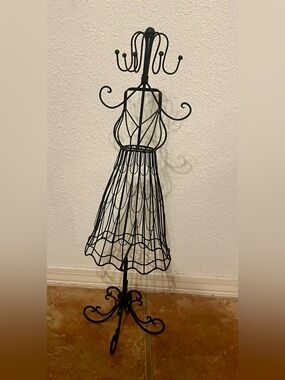 Vintage-style black metal wire dress form jewelry stand